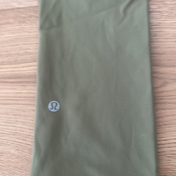 Lululemon Swift Speed High-Rise Crop 21"
Green 2022 W6CBKS Luxtreme 4 - Picture 9 of 12
